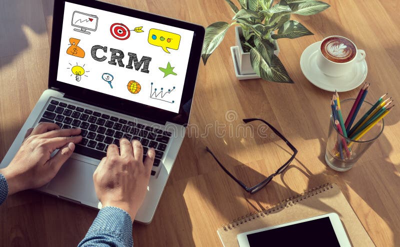 Concepto del servicio del análisis de la gestión de CRM del cliente empresa imágenes de archivo libres de regalías