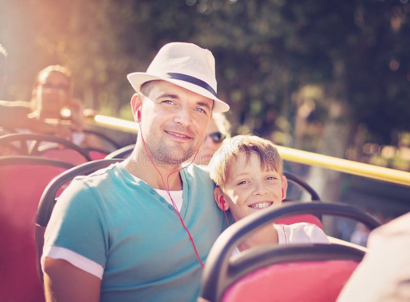 Concepto del viaje, de las vacaciones, del verano, de la familia y de la gente imagenes de archivo Concepto del viaje, de las vacaciones, del verano, de la familia y de la gente imagenes de archivo