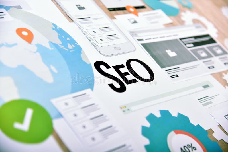 Concepto para el desarrollo del sitio web y los servicios de SEO fotos de archivo libres de regalías