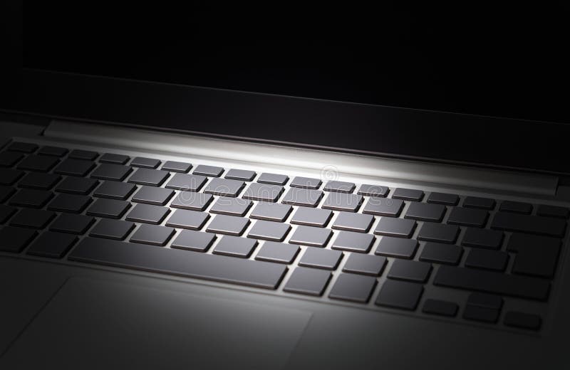 Conceptul de amenințare la adresa datelor și a securității informatice. furtul online de identitate în criminalitatea financiară ș stock image