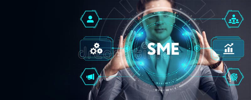 Conceptul de tehnologie pentru întreprinderi, internet și rețea;. un tânăr antreprenor care lucrează pe un ecran virtual al viitor. un tânăr întreprinzător care lucrează pe un ecran virtual al viitorului și vede inscripția : imm.
