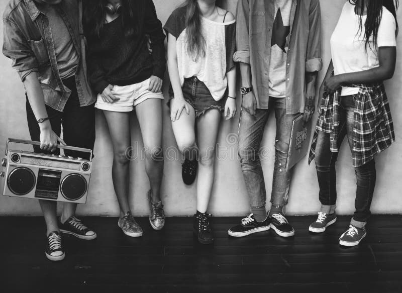 Concetto casuale di stile della gioventù della cultura di stile di vita degli adolescenti fotografia stock Concetto casuale di stile della gioventù della cultura di stile di vita degli adolescenti fotografia stock