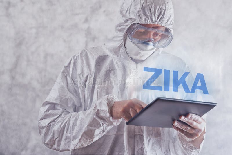 Concetto del virus di Zika, lavoratore medico in vestiti protettivi fotografia stock libera da diritti Concetto del virus di Zika, lavoratore medico in vestiti protettivi fotografia stock libera da diritti