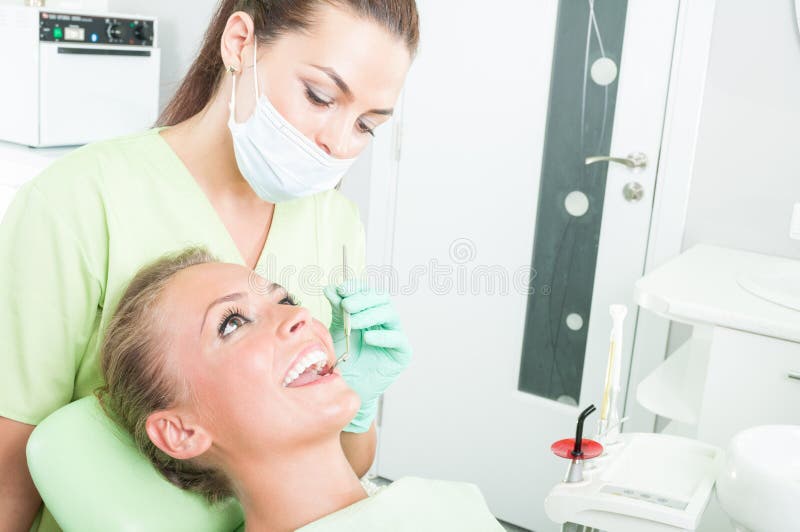 Concetto di cure odontoiatriche fotografie stock Concetto di cure odontoiatriche fotografie stock