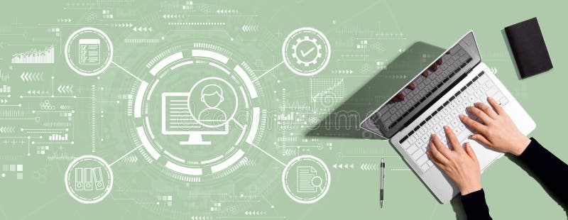Concetto di sistema di gestione documenti con l'utente che utilizza un computer portatile fotografie stock