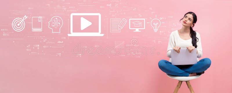 Concetto di webinar con una donna che utilizza un portatile immagine stock libera da diritti