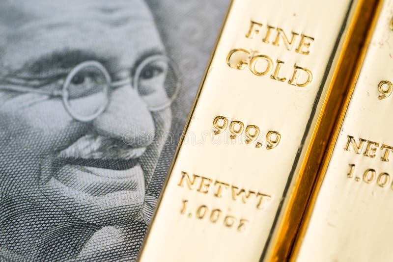 Concetto nazionale della riserva aurea dell'India, lingotto brillante Ingo della barra di oro immagini stock libere da diritti Concetto nazionale della riserva aurea dell'India, lingotto brillante Ingo della barra di oro immagini stock libere da diritti