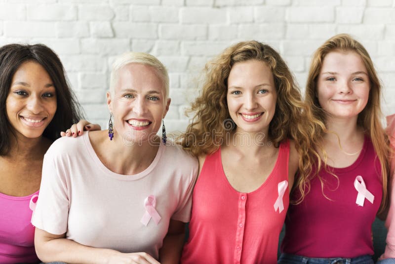 Concetto rosa di consapevolezza del cancro al seno del nastro