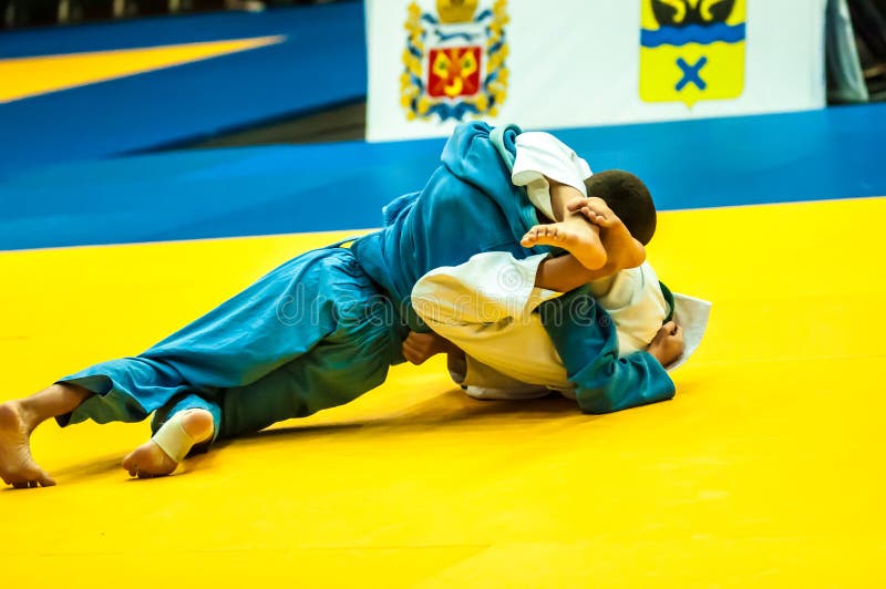 Concorrenza nel judo fotografia editoriale. Immagine di attività 50253907