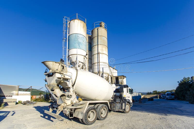 Concrete truck in the city editorial stock photo. Image of construction 104262558