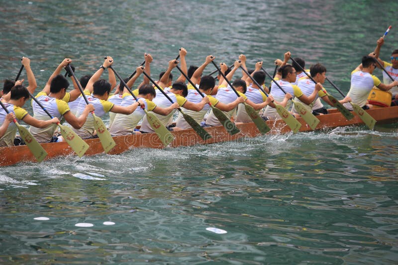 Concursul de dragoni este început pentru festivalul Duanwu. stock photography