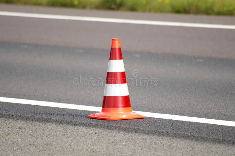 Cone da estrada fotografia de stock royalty free Cone da estrada fotografia de stock royalty free