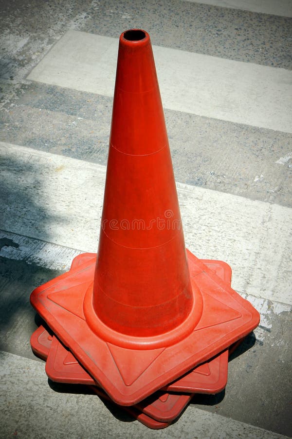 Cone velho do tráfego do grupo imagem de stock Cone velho do tráfego do grupo imagem de stock