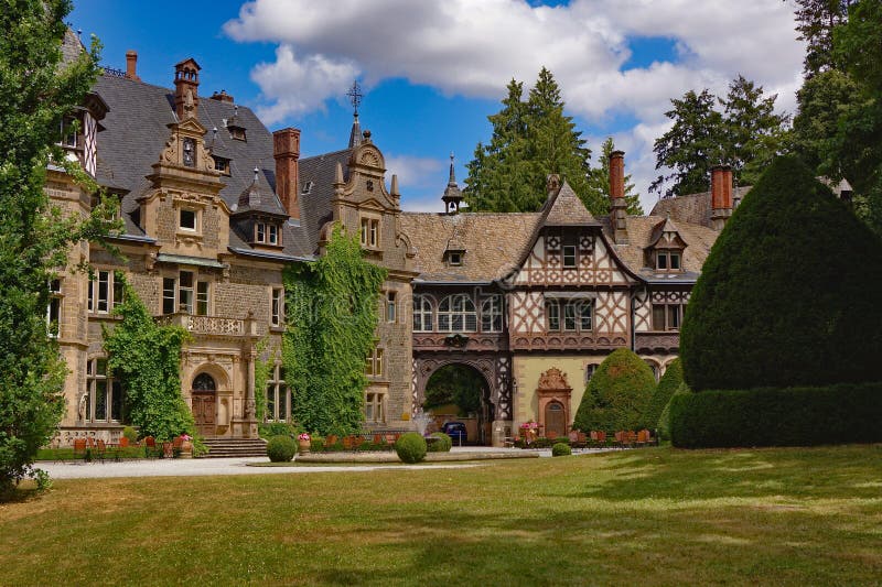 The castle hotel belongs to the University of Giessen, even though it is closer to Marburg in Ebsdorfergrund. The castle hotel belongs to the University of Giessen, even though it is closer to Marburg in Ebsdorfergrund.