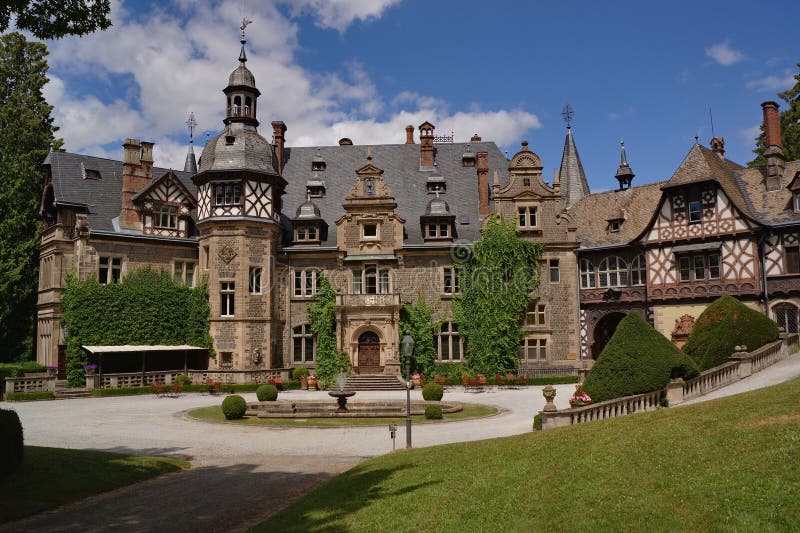 The castle hotel belongs to the University of Giessen, even though it is closer to Marburg in Ebsdorfergrund. The castle hotel belongs to the University of Giessen, even though it is closer to Marburg in Ebsdorfergrund.