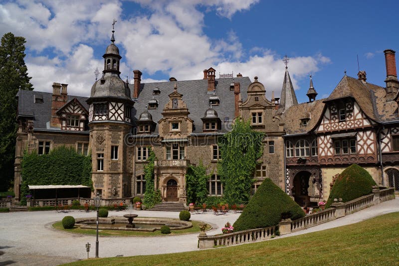 The castle hotel belongs to the University of Giessen, even though it is closer to Marburg in Ebsdorfergrund. The castle hotel belongs to the University of Giessen, even though it is closer to Marburg in Ebsdorfergrund.