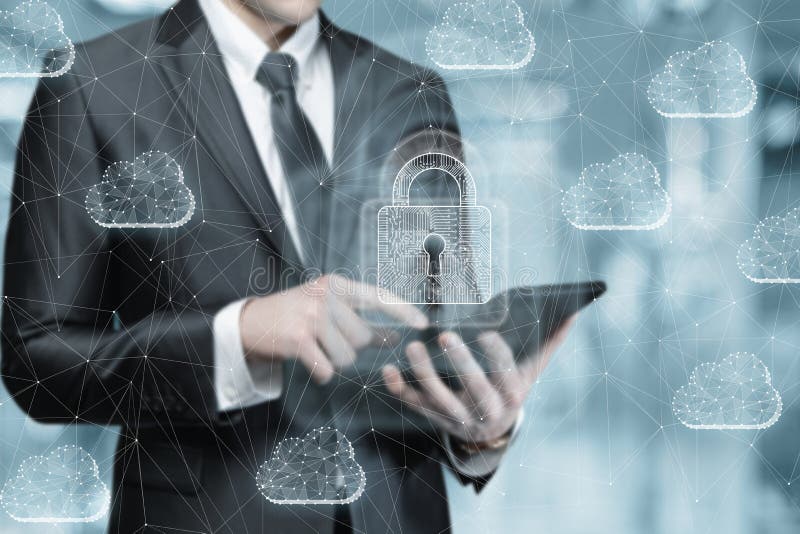 Configurați protecția rețelei cu ajutorul unui computer mobil stock photo