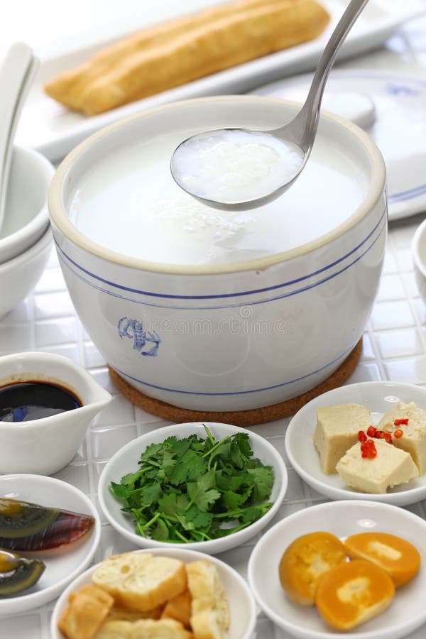 Congee, chinesischer Reisbrei lizenzfreies stockbild Congee, chinesischer Reisbrei lizenzfreies stockbild