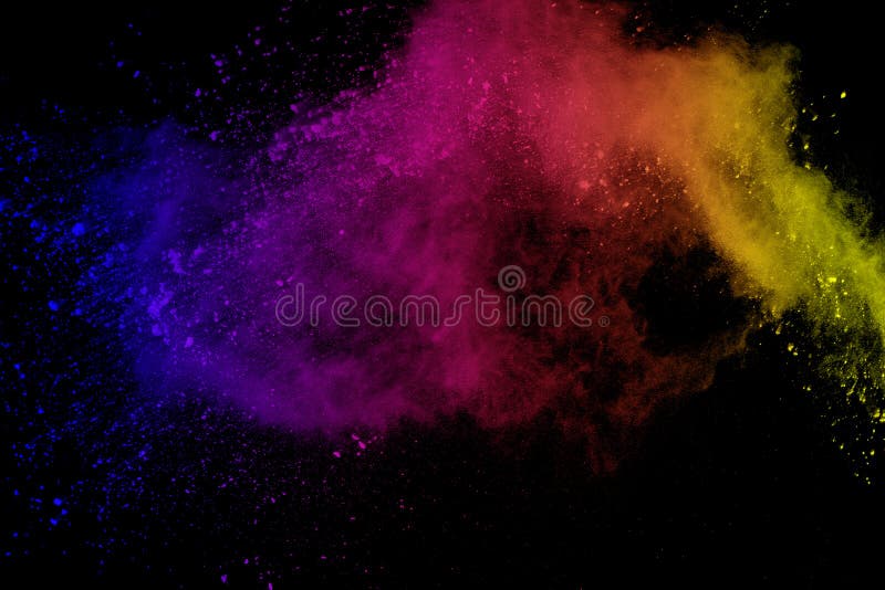 Congele o movimento da explosão colorida do pó isolada no fundo preto Sumário da poeira multicolorido splatted