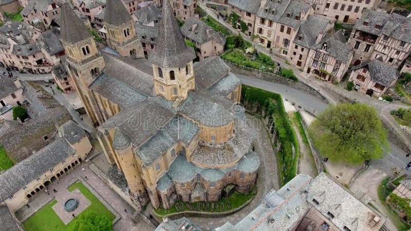 Conques: Ciudad Y Abadía-iglesia De Sainte-Foy, Francia Meridional Almacen De Video - Vídeo de ladera, costa: 93429727 Conques: Ciudad Y Abadía-iglesia De Sainte-Foy, Francia Meridional Almacen De Video - Vídeo de ladera, costa: 93429727