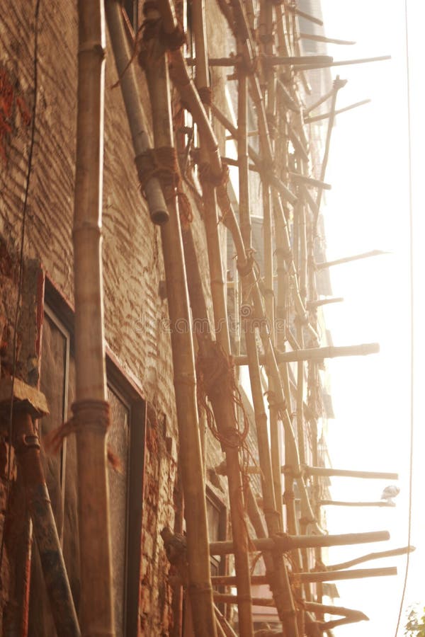 Construcción de edificios con conexión de bambú
