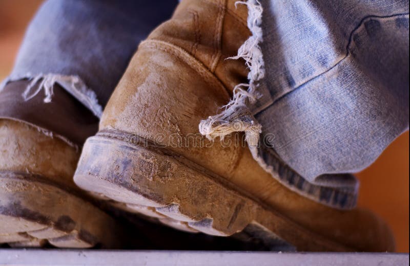 how to clean dirty work boots