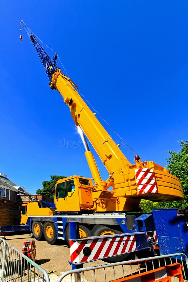 Construction crane