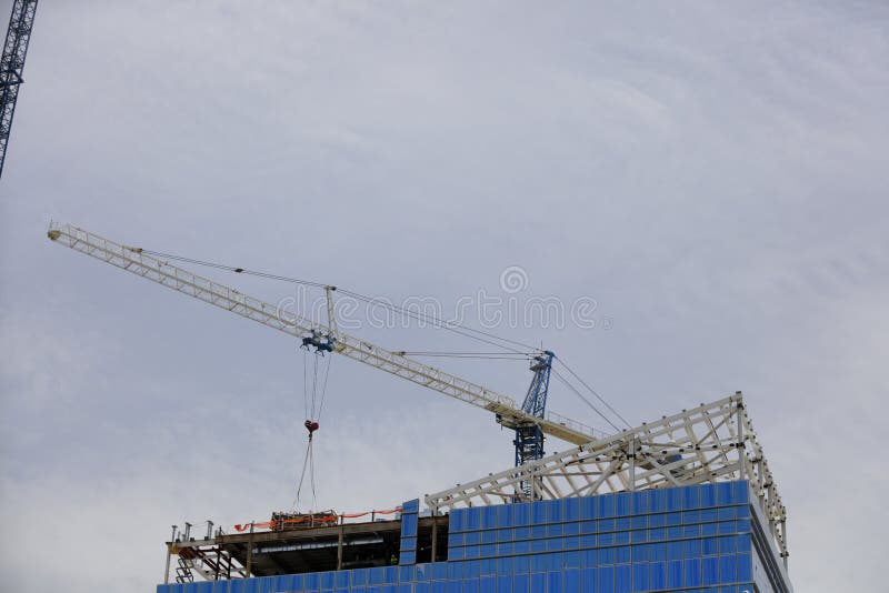 Construction crane