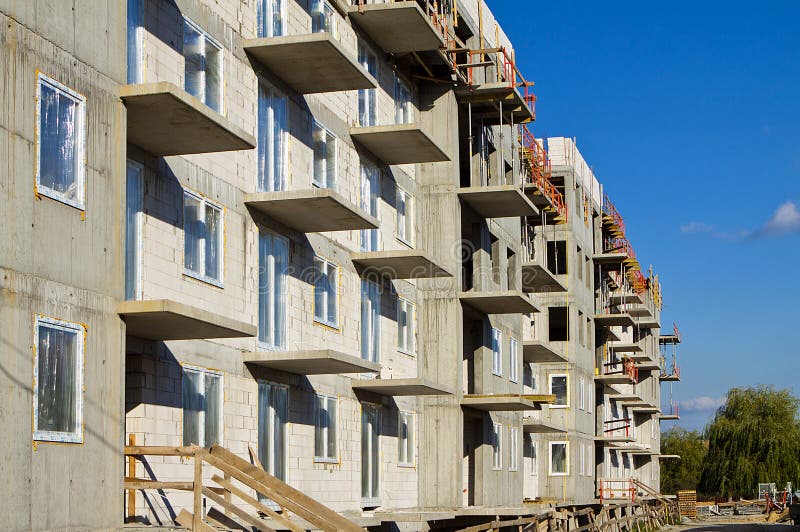 Construction en cours. Appartement cru concret. photographie stock Construction en cours. Appartement cru concret. photographie stock
