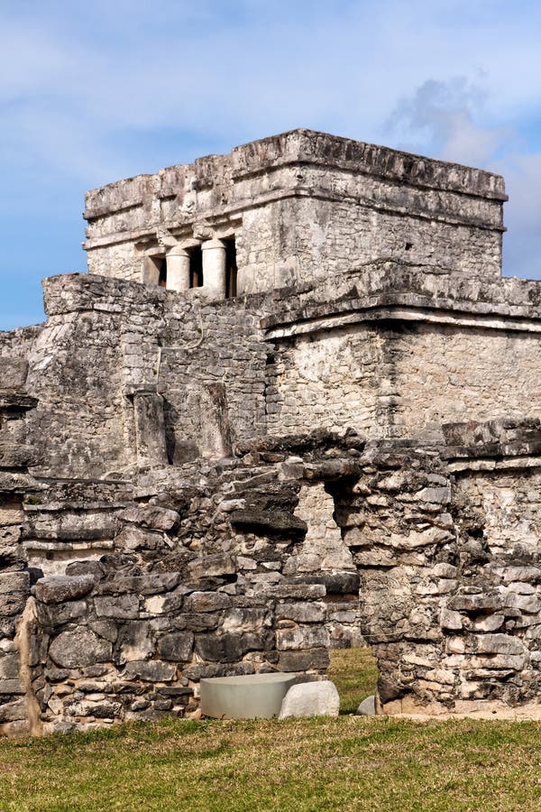 Construction maya chez Tulum Mexique image libre de droits Construction maya chez Tulum Mexique image libre de droits