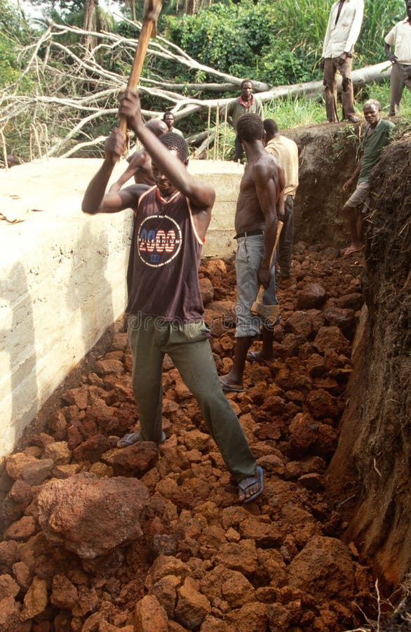Construction in Uganda editorial stock image. Image of ugandan 26234514