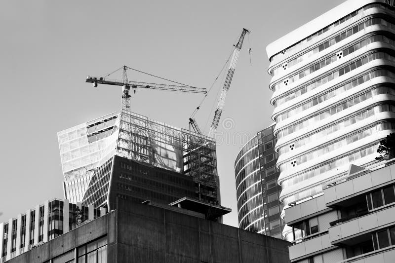 Construção de arranha-céus fotografia de stock royalty free