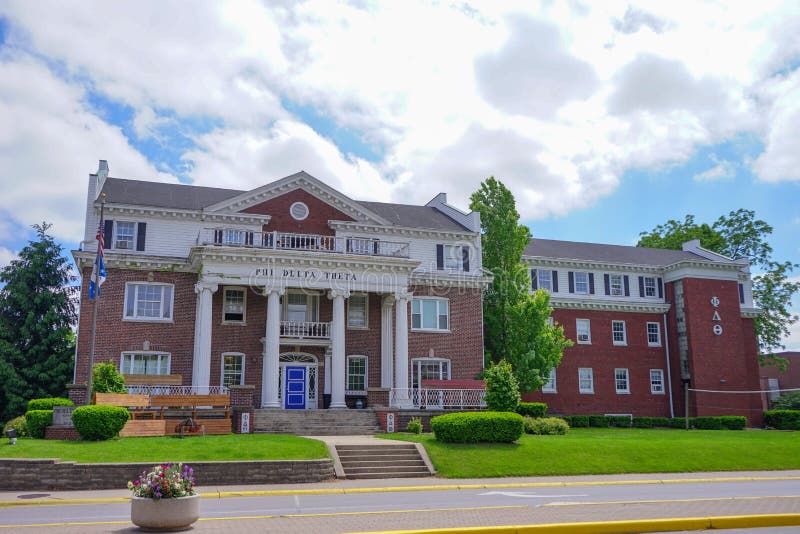Edifício do campus da Universidade Purdue imagens de stock