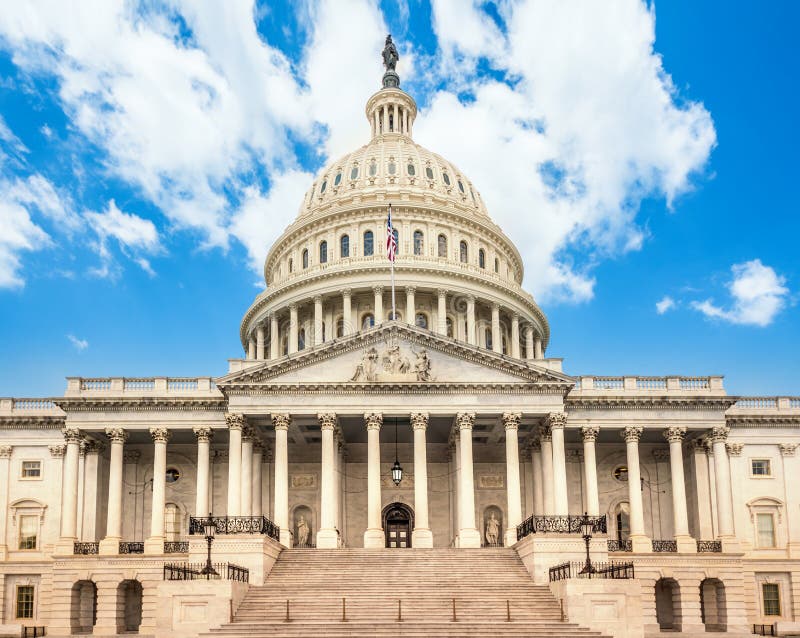 Construção no Washington DC - fachada do leste do Capitólio do Estados Unidos do marco famoso dos E.U. foto de stock Construção no Washington DC - fachada do leste do Capitólio do Estados Unidos do marco famoso dos E.U. foto de stock