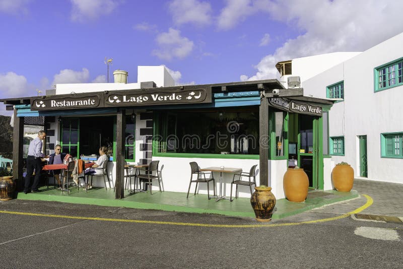 Edifício tradicional em Teguise imagens de stock royalty free