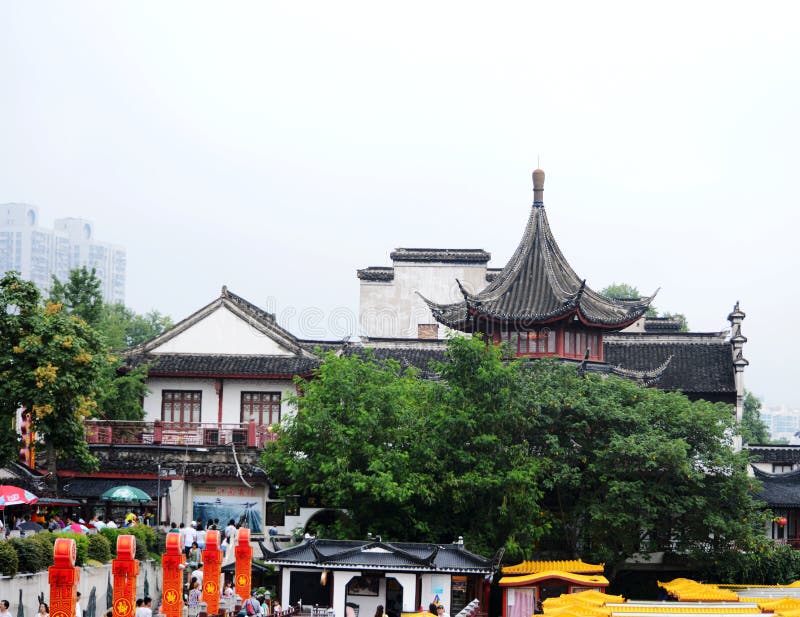 Construção tradicional pelo banco do rio de Qinhuai foto de stock royalty free