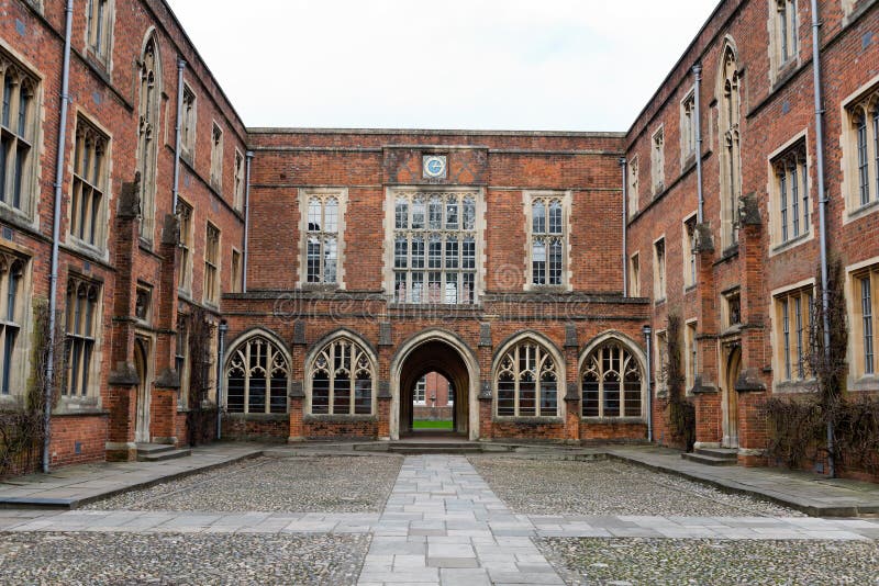 Construções da faculdade na faculdade de Winchester, Reino Unido imagem de stock Construções da faculdade na faculdade de Winchester, Reino Unido imagem de stock