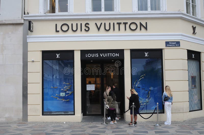 Consumers Standing in Line Outside Louis Vuittons Store Editorial Stock ...