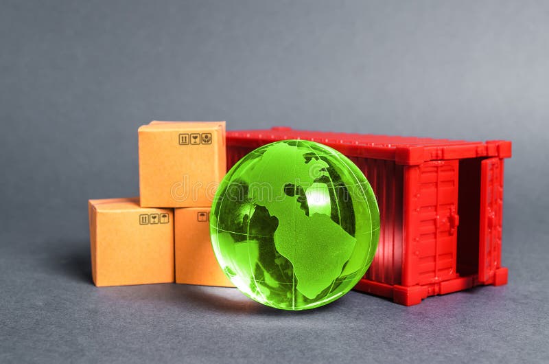 Conteneur de cargaison rouge avec boîtes et boule de verre de la planète verte. Entreprises et industrie, infrastructures de tra photos stock Conteneur de cargaison rouge avec boîtes et boule de verre de la planète verte. Entreprises et industrie, infrastructures de tra photos stock