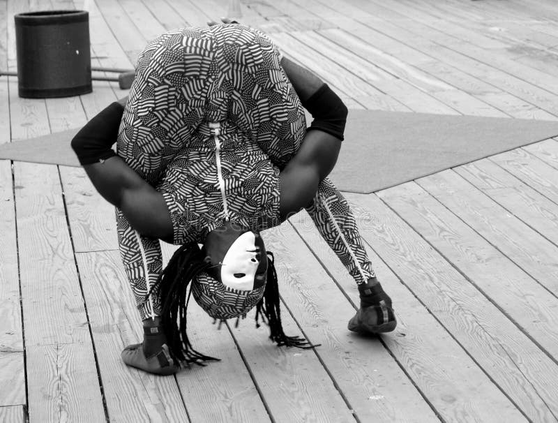 The contortionist editorial stock photo. Image of bend 20520668