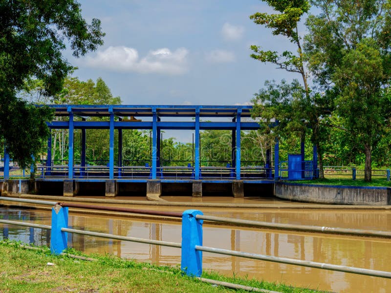 Blue water pump construction functions to regulate the amount of water flowing through the irrigation from the Serayu Weir or Bendung Gerak Serayu that located in Gambarsari, Kebasen, Banyumas. Blue water pump construction functions to regulate the amount of water flowing through the irrigation from the Serayu Weir or Bendung Gerak Serayu that located in Gambarsari, Kebasen, Banyumas.