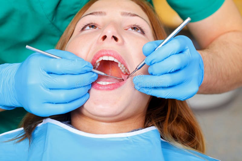 Controlar dental rutinario fotos de archivo Controlar dental rutinario fotos de archivo