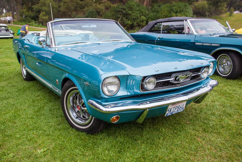 Convertibile 1965 del mustang 289 del Ford immagini stock Convertibile 1965 del mustang 289 del Ford immagini stock