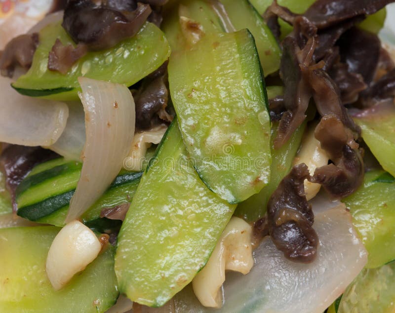 Cooked fresh cucumber oninion and black fungus ready to eat