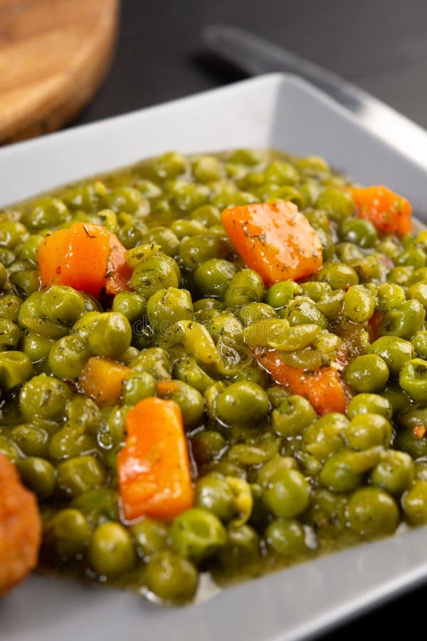 Cooked Green Peas And Chicken Liver With Cooked Macaroni Stock Photo