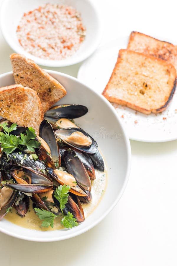 Cooked mussels in a with bowl royalty free stock photos Cooked mussels in a with bowl royalty free stock photos