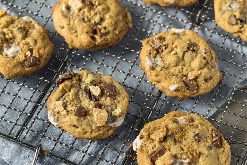 Biscoitos Caseiros de S'mores Pegajosos fotografia de stock