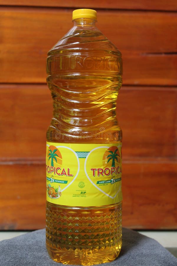 Cooking oil editorial photo. Image of liqueur, cookingoil 243217651