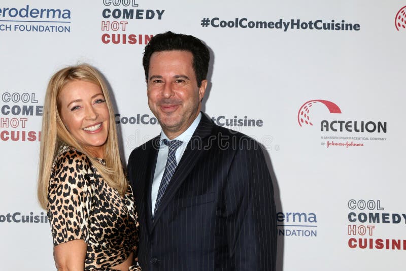 LOS ANGELES - APR 25:  Jennifer Finnigan, Jonathan Silverman at the Cool Comedy, Hot Cuisine 2019 at the Beverly Wilshire Hotel on April 25, 2019 in Beverly Hills, CA