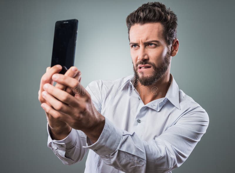 Download Cool Mężczyzna Bierze Selfie Zdjęcie Stock - Obraz złożonej z telefon, ufny: 53787614